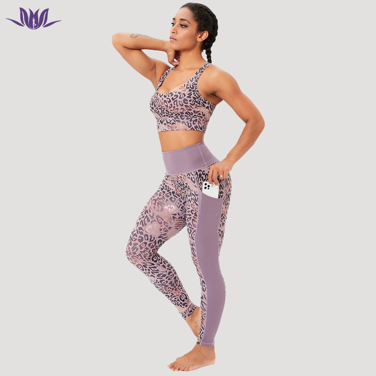 leopard Embossed color block yoga sets