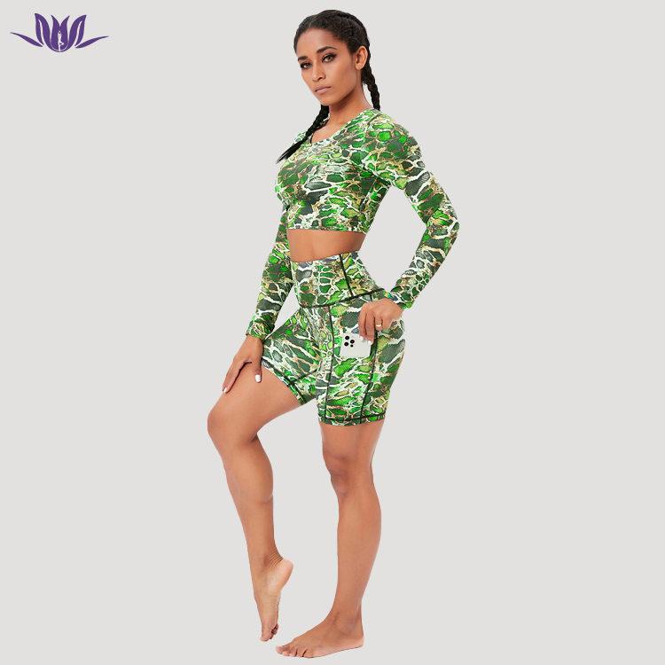 Green snakeskin Long Sleeve yoga sets