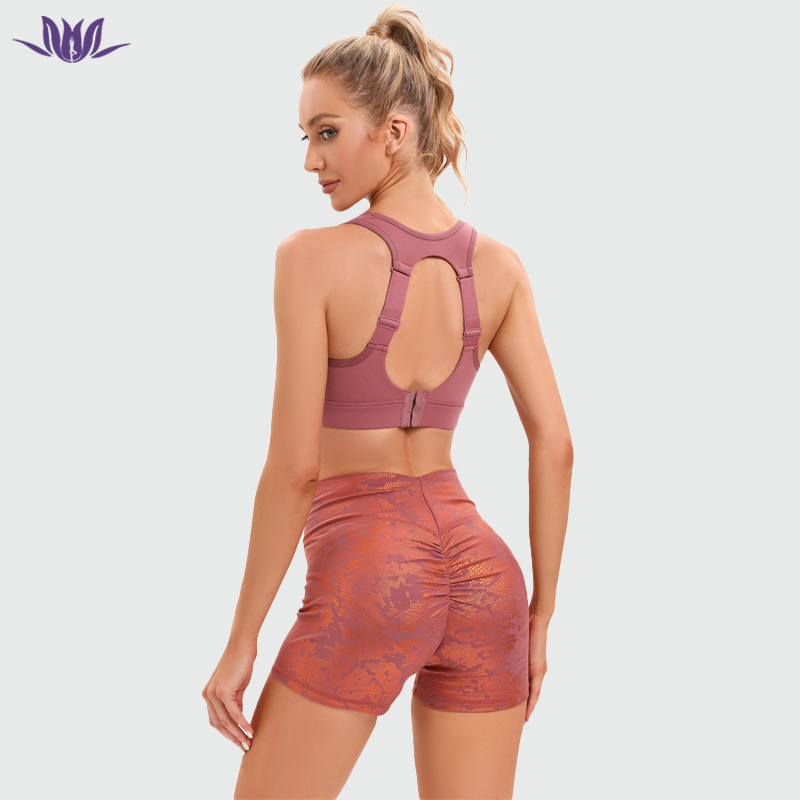 Backless Sports Bra And Bronzing Shorts