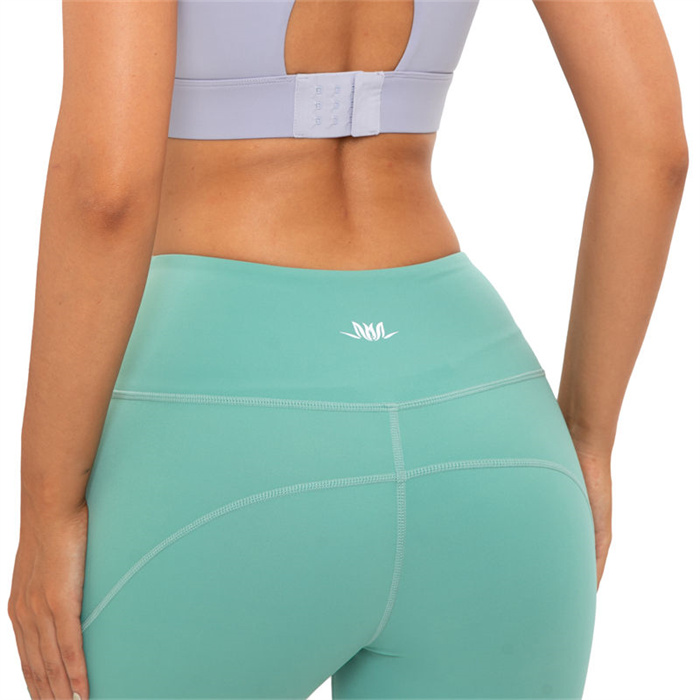 Breathable female fitness clothing